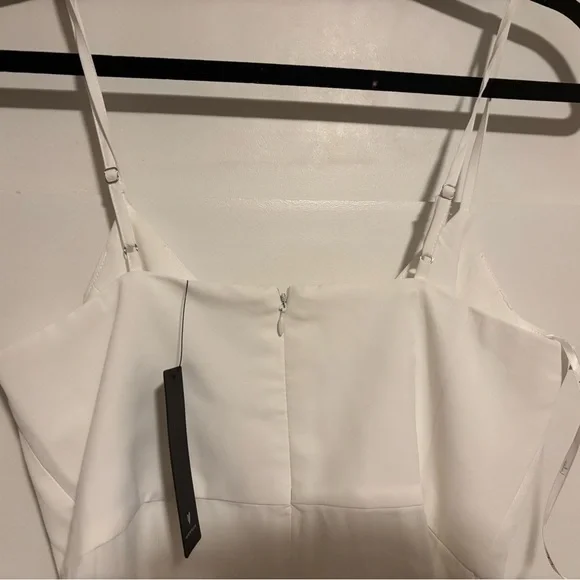 Elegant White Spaghetti Strap Dress - Picture 5 of 5